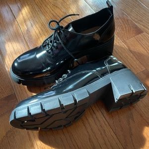 Women's tie up loafers